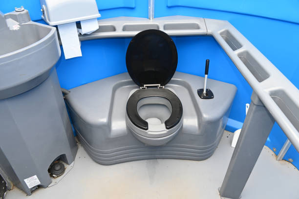 Porta potty delivery and setup in Pleasant Hill, MO
